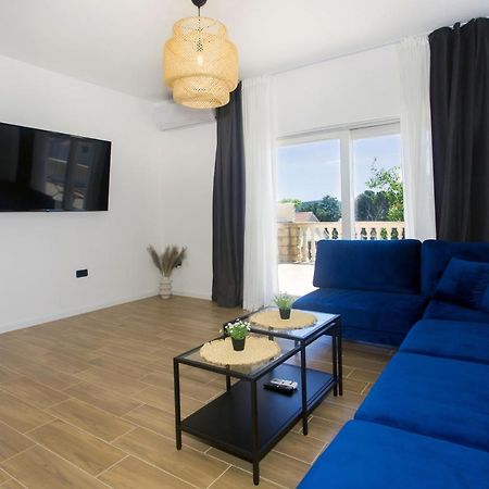 Angolo Apartments Kastela Exterior photo